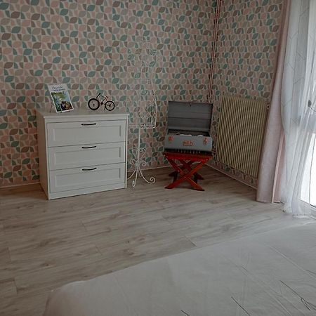 ニオールChez Papinette, Proche Gare Et Centre, Pdj Comprisアパートメント エクステリア 写真