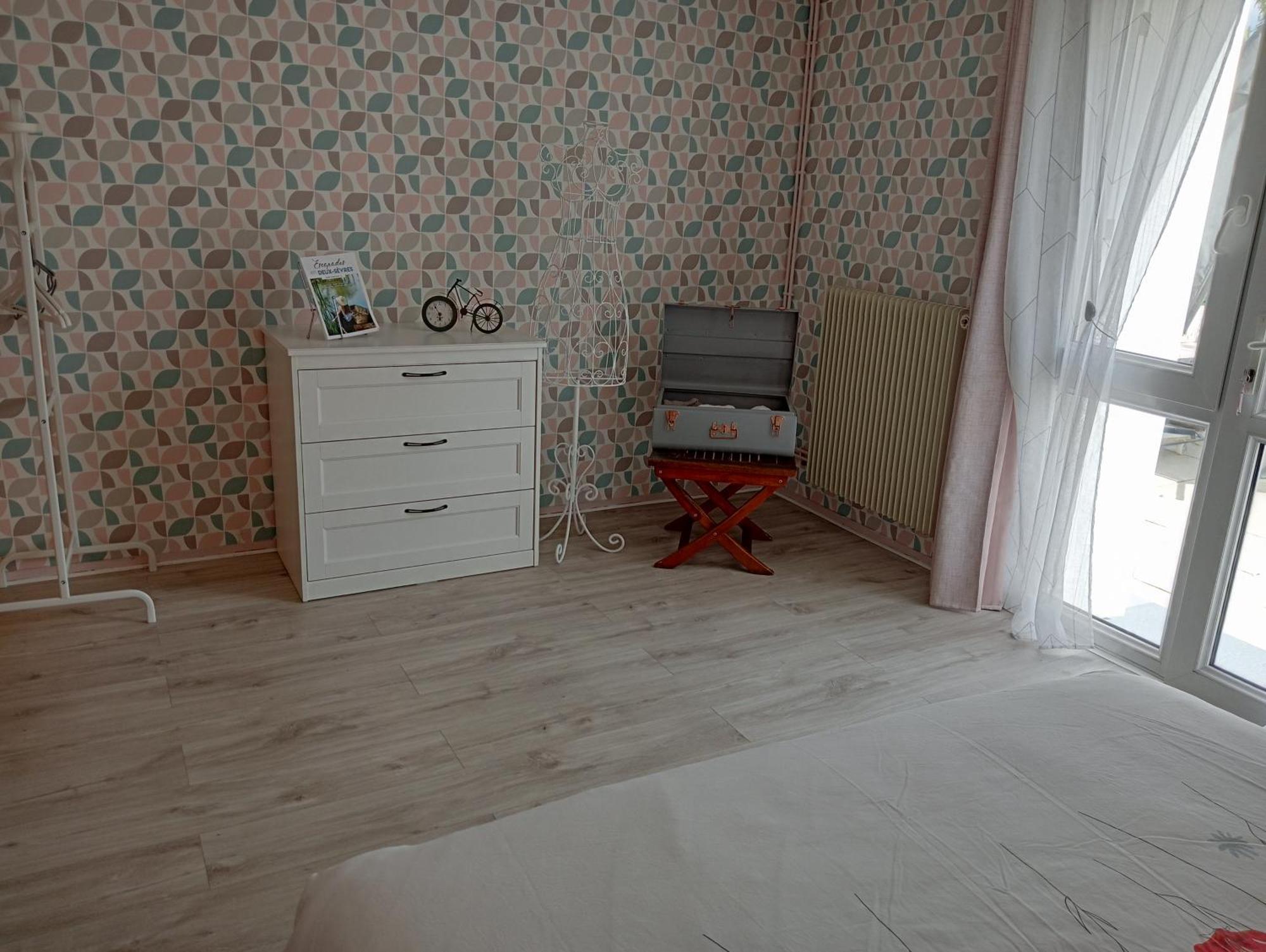 ニオールChez Papinette, Proche Gare Et Centre, Pdj Comprisアパートメント エクステリア 写真